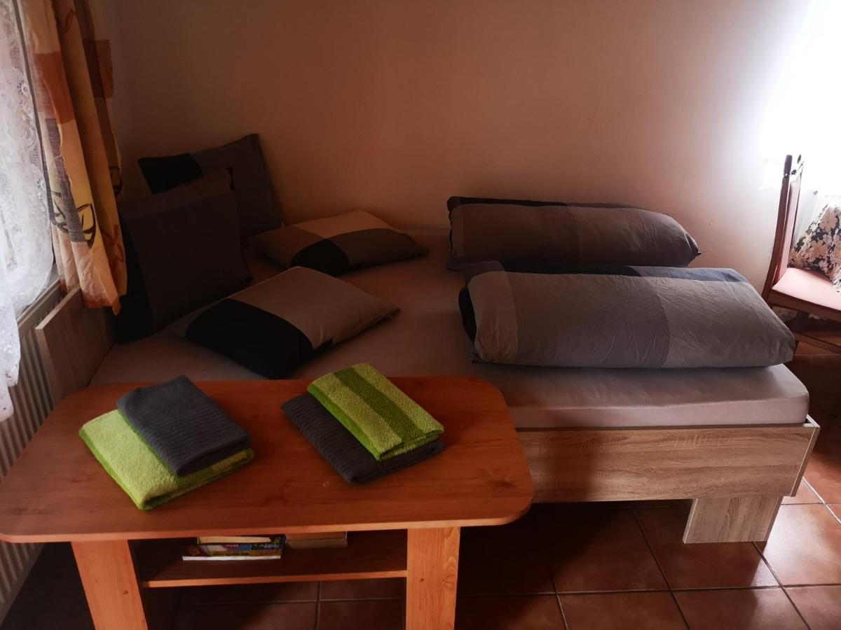 Green Apartments Lustenice Екстер'єр фото